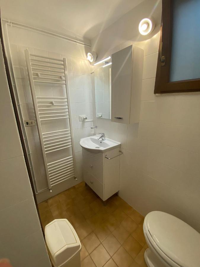 Hotel Robhouse Fabriano Esterno foto